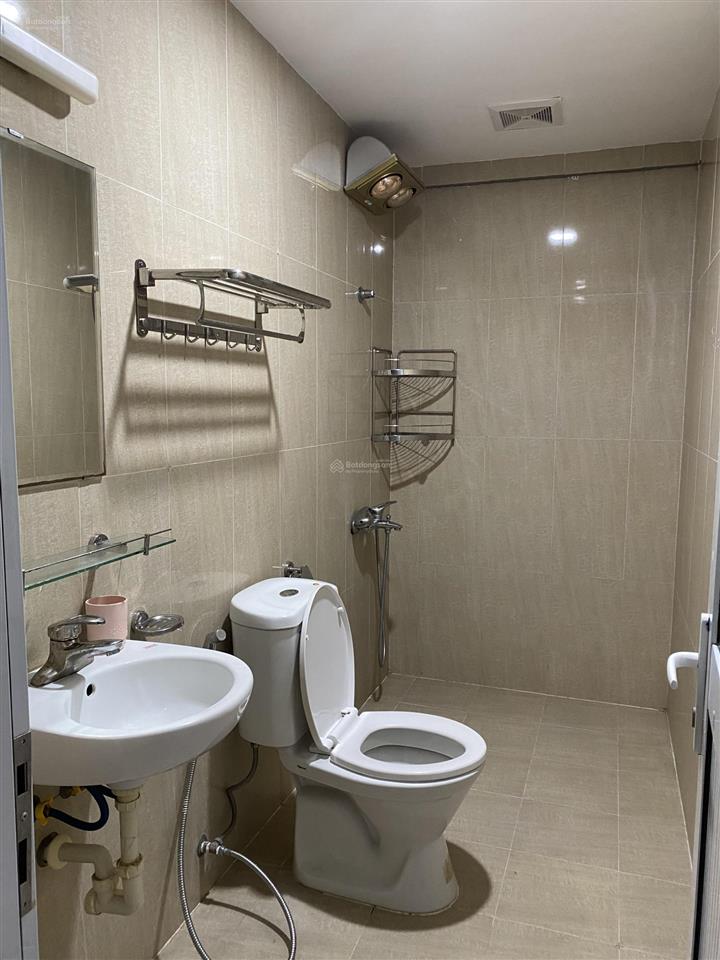 Chính chủ cho thuê chung cư green stars tại 234 phạm văn đồng, 2 pn 2 vs đủ thiết bị diện tích 65m2