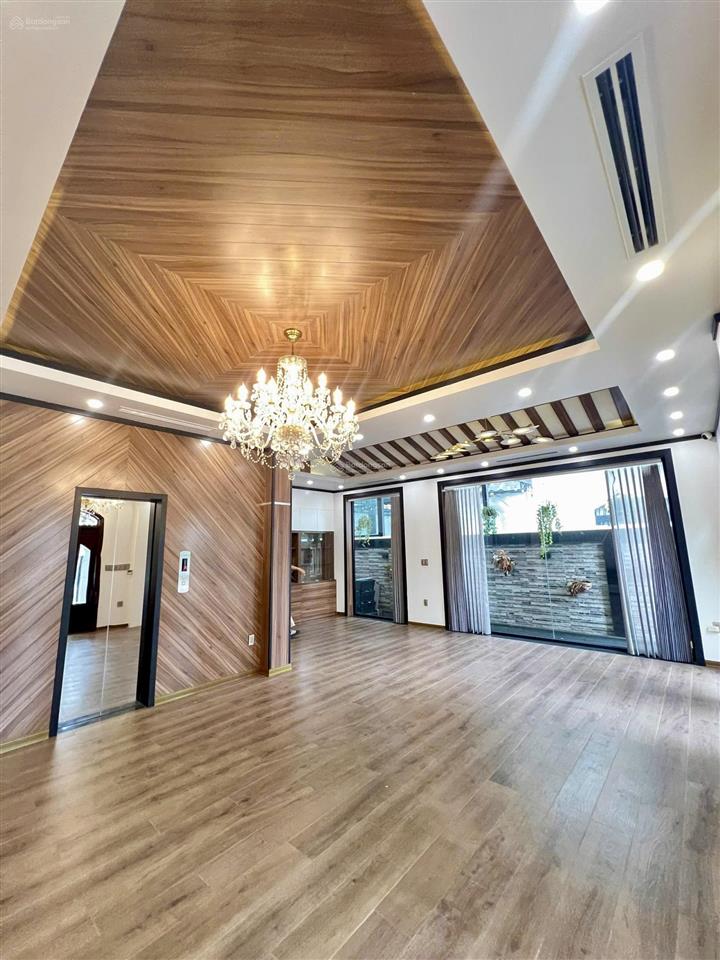 Bán biệt thự song lập 144m². full nội thất cao cấp  thang máy. giá chỉ 21 tỷ view công viên