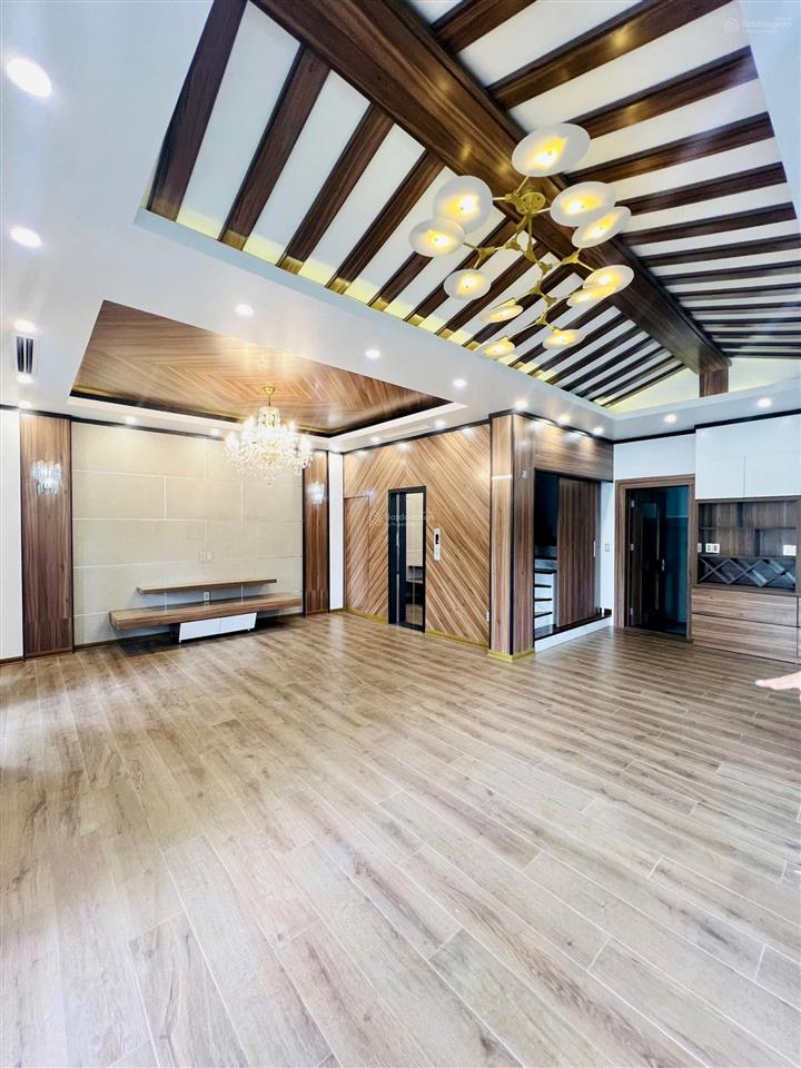 Bán biệt thự song lập 144m². full nội thất cao cấp  thang máy. giá chỉ 21 tỷ view công viên