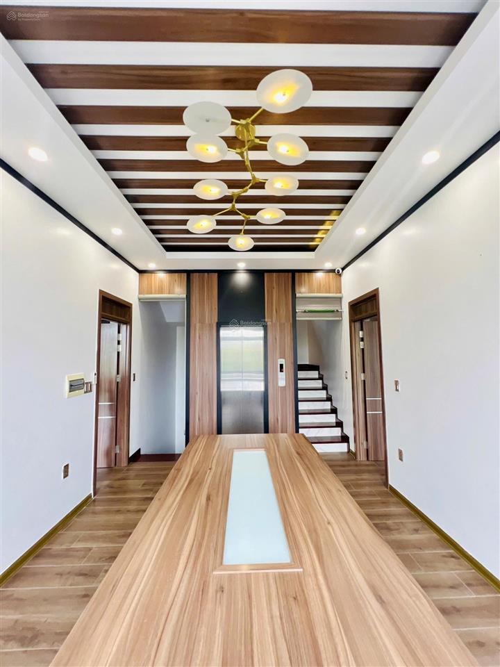 Bán biệt thự song lập 144m². full nội thất cao cấp  thang máy. giá chỉ 21 tỷ view công viên