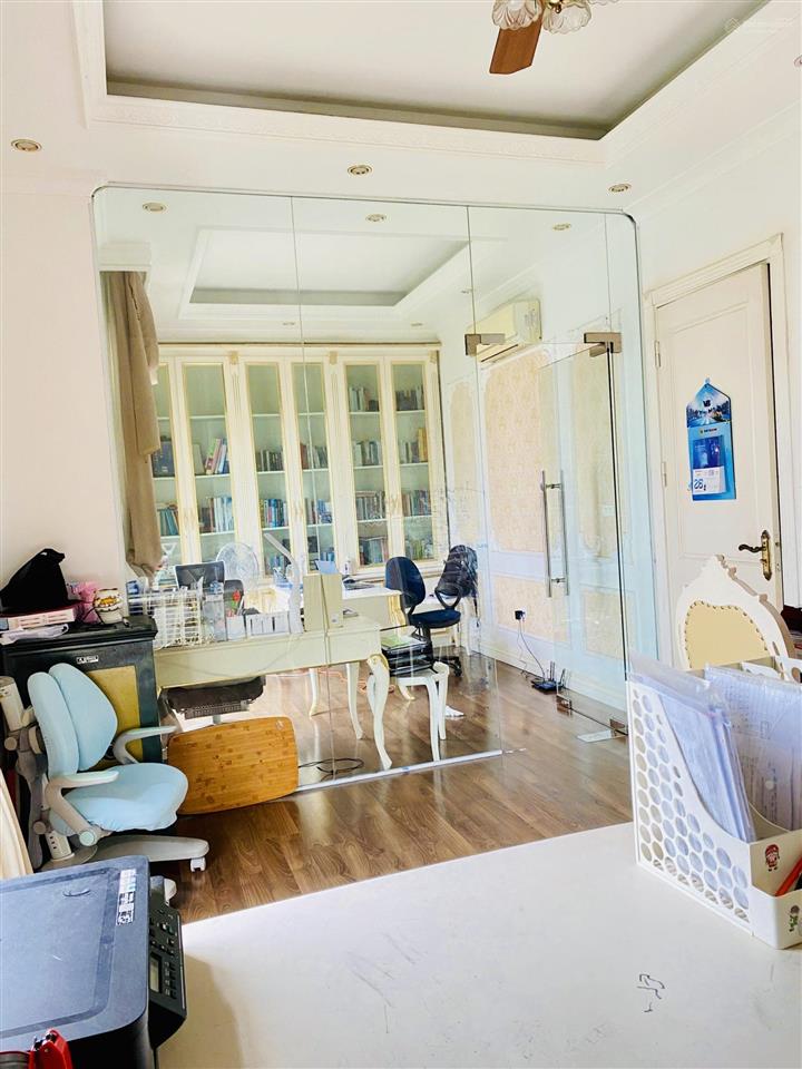 Bán biệt thự liền kề 96m2 4 tầng đẹp nhất vinhome imperia  kiến trúc tân cổ điển giá chỉ 15.5 ty