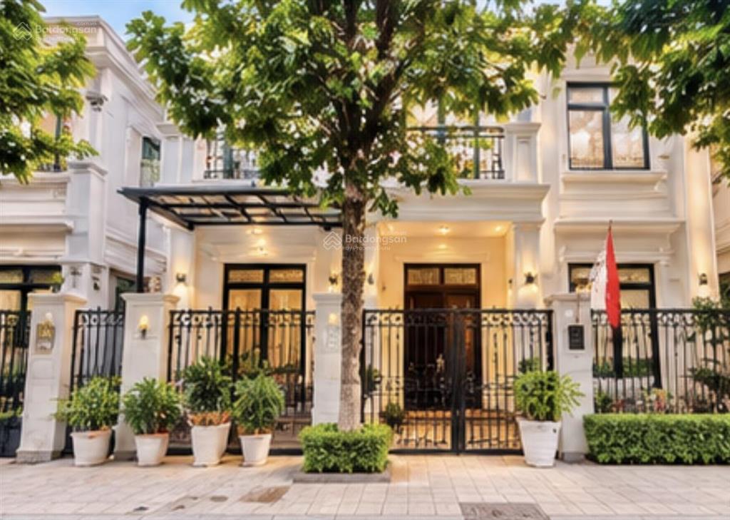 Biệt thự giá tốt khu manhattan  dt 144m2  giá 21.x  full nội thất thang máy