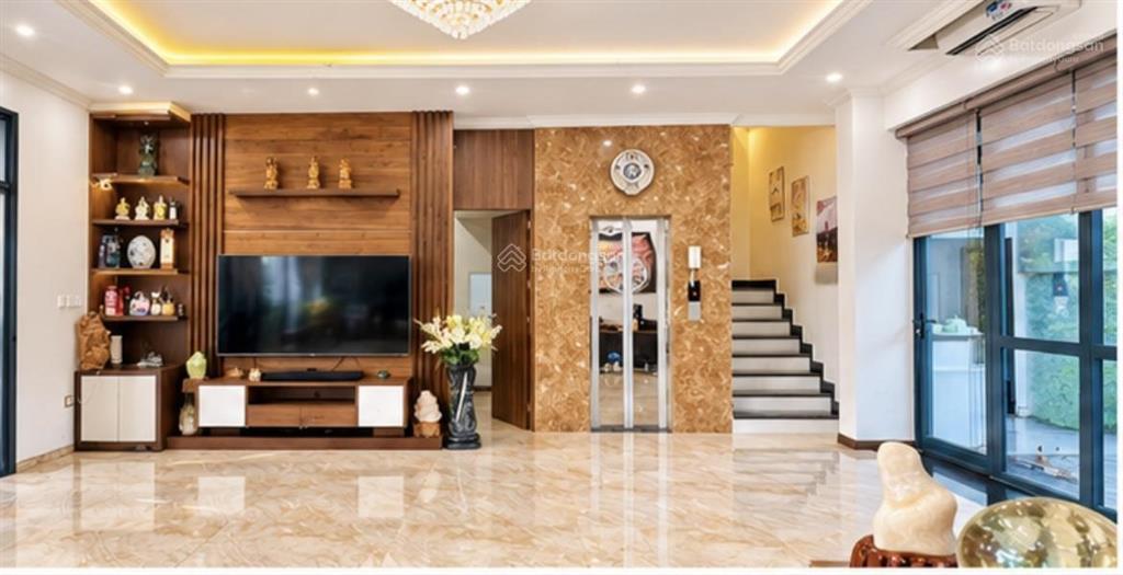Biệt thự giá tốt khu manhattan  dt 144m2  giá 21.x  full nội thất thang máy