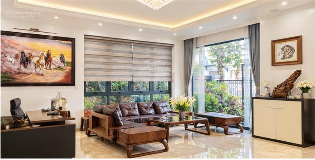 Biệt thự giá tốt khu manhattan  dt 144m2  giá 21.x  full nội thất thang máy