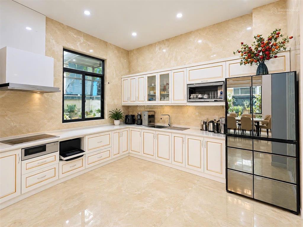 Bán song lập paris 200m2  vinhomes imperia  giá chỉ 23.6 tỷ  full nội thất