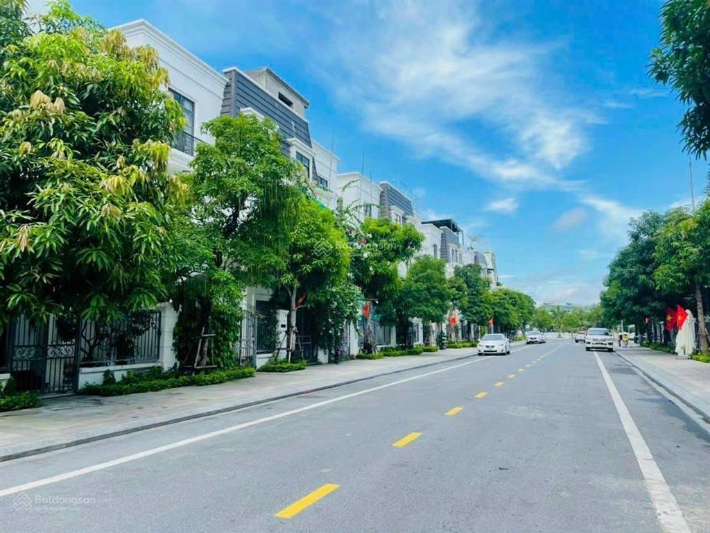 Bán song lập paris 200m2  vinhomes imperia  giá chỉ 23.6 tỷ  full nội thất