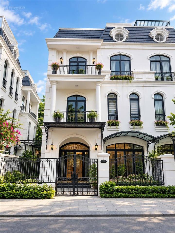 Bán song lập paris 200m2  vinhomes imperia  giá chỉ 23.6 tỷ  full nội thất