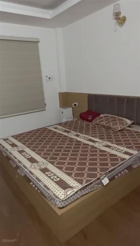 Cc cần bán nhà phố bắc cầu  ô tô tránh vỉa hè  dt 54m2 dân xây 3 tầng. tiềm năng tăng giá tốt