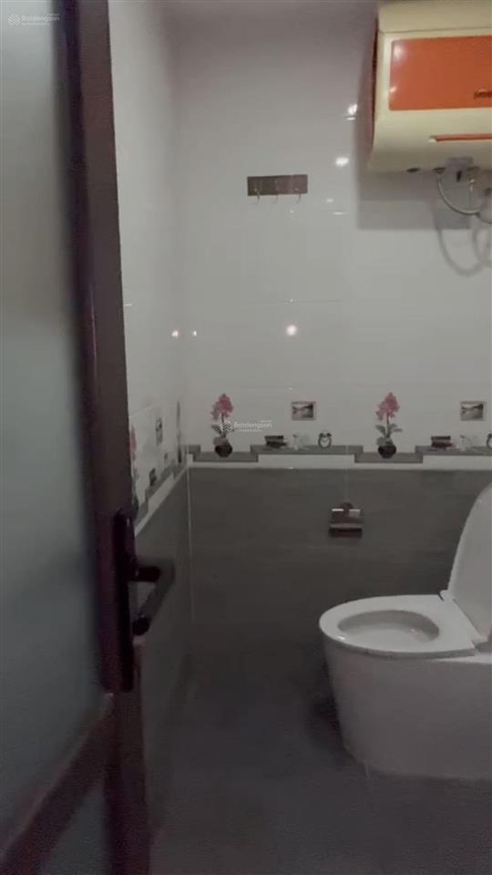 Cc cần bán nhà phố bắc cầu  ô tô tránh vỉa hè  dt 54m2 dân xây 3 tầng. tiềm năng tăng giá tốt