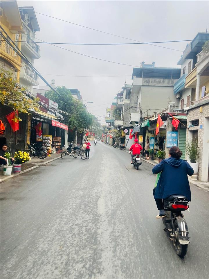 Cc gửi bán đất đẹp giá đầu tư phố thanh am  lb . 105m mt 6m ngõ thông ô tô giá đt chỉ 13,5 tỷ tl