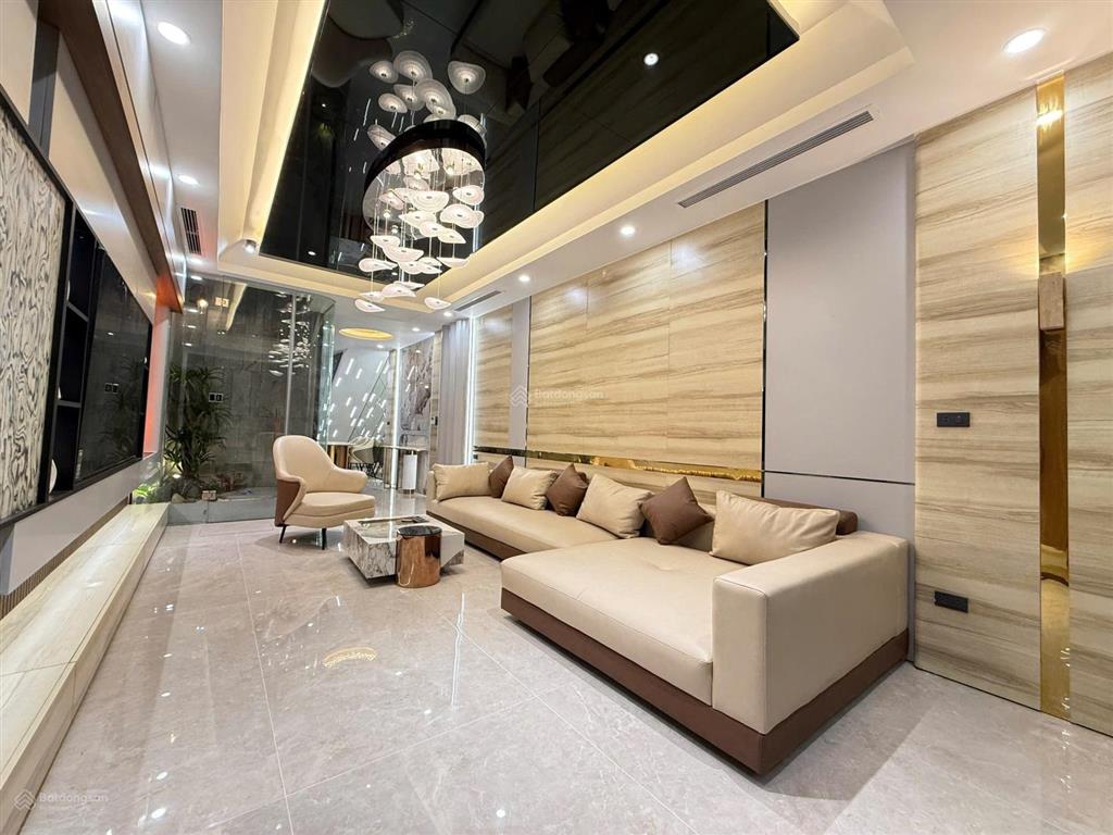Chính chủ cần bán căn nhà đẹp mới long lanh  ngọc thuỵ giá tốt dt 80m 5tầng thang máy  2 thoáng