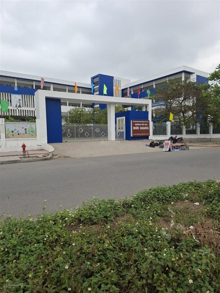 Cc gửi bán nhà đất mặt phố đức giang  long biên  hà nội giá chỉ 215tr/m2 thương lượng mạnh