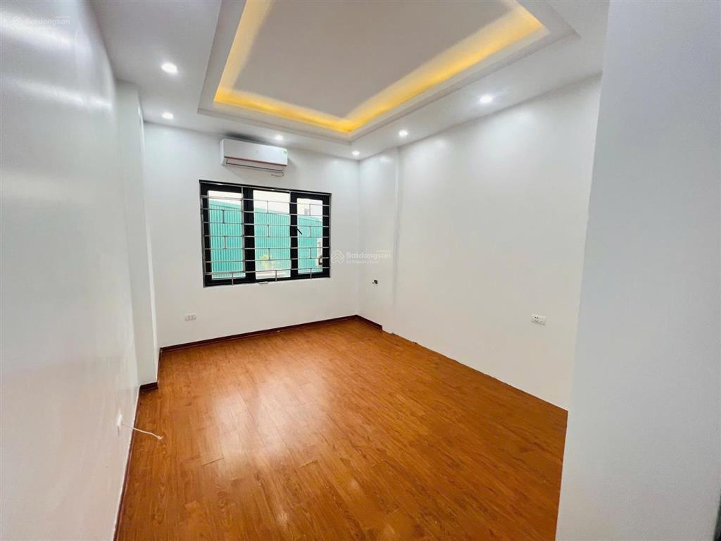 Cc bán nhà phố trạm  40m 5 tầng nhà đẹp  cách aeon lb 200m bạt ngàn tiện ích  giá rẻ