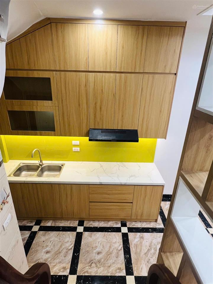 Cc bán nhà phố trạm  40m 5 tầng nhà đẹp  cách aeon lb 200m bạt ngàn tiện ích  giá rẻ