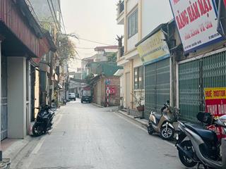 Bán đất phố trạm long biên ngõ thông ô tô tránh  kinh doanh giá nhỉnh 200 triệu/m ctl