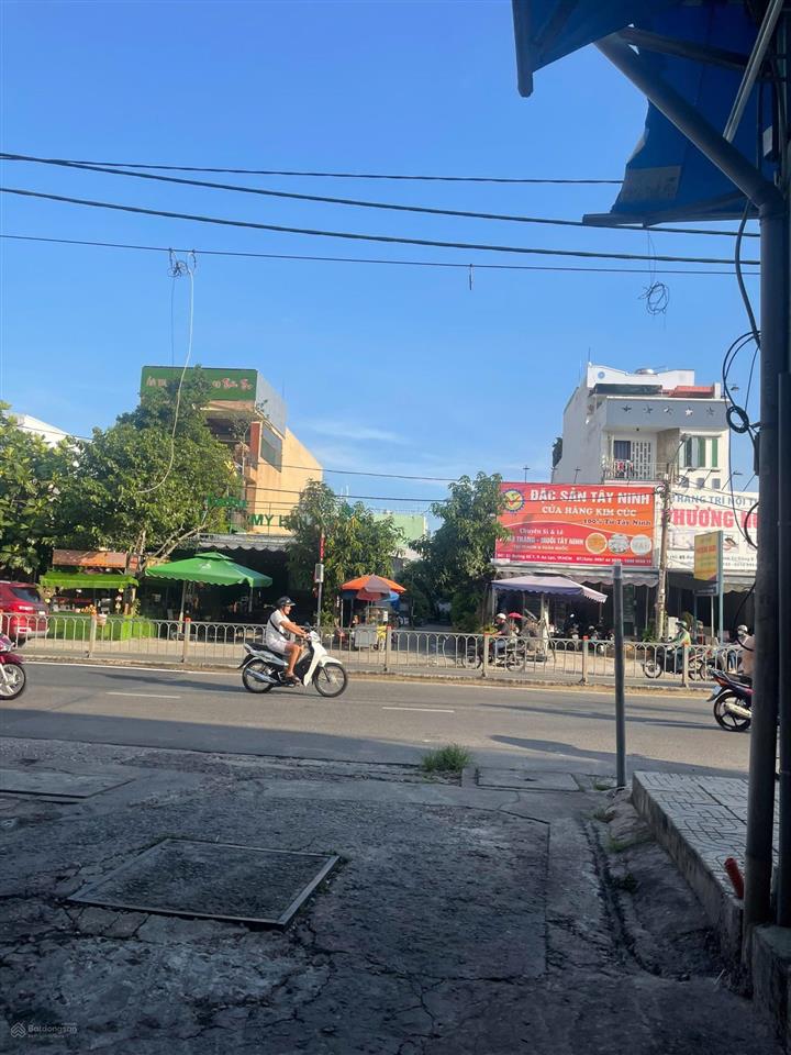 Bán nhà 6 tầng. 4x20m. chdv đang khoán 40tr/tháng  ngay khu tên lửa  4x20m  giá 8.x tỷ