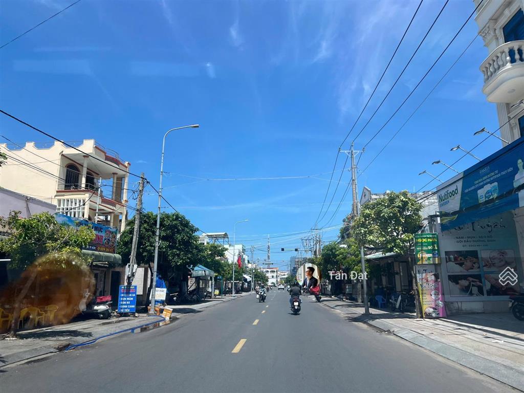 Bán lô góc vàng 100m2 (5x20m) gần biển long hải  hướng đông nam cực mát