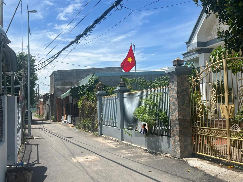 Bán gấp đất nền phố hai bà trưng, long hải  đường 15m, cách biển vài bước chân, chỉ 1,62 tỷ