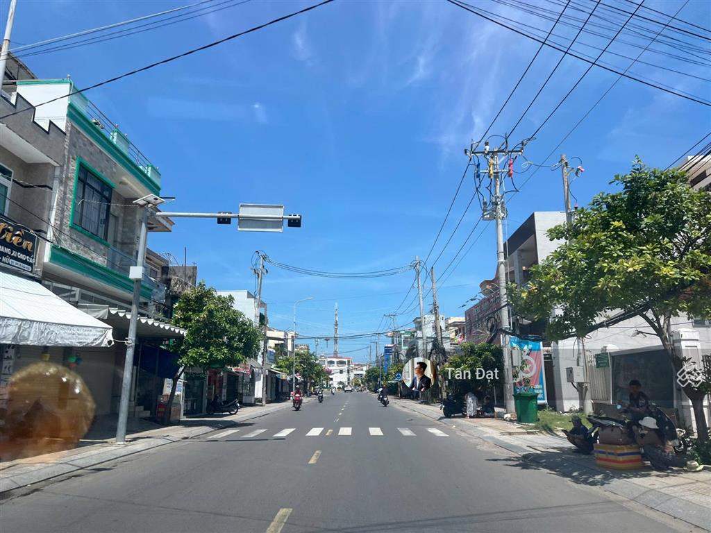 Bán đất nền biển long hải  đối diện công viên  đường 20m  giá chỉ 2,3 tỷ