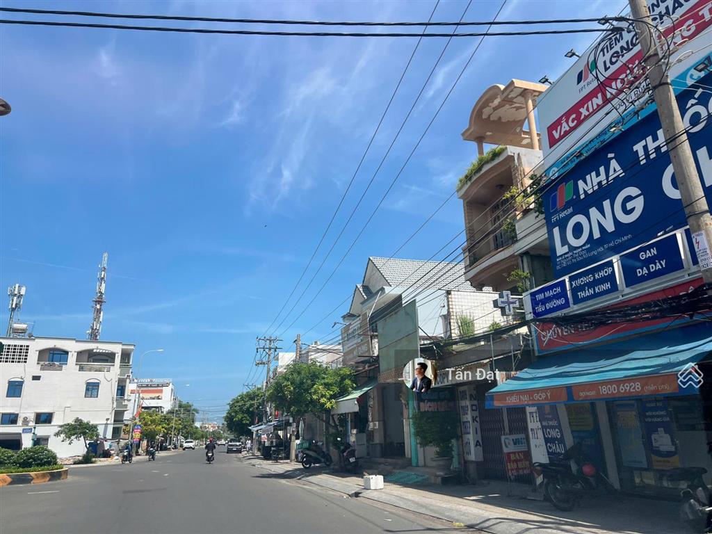 Bán đất nền biển long hải  đối diện công viên  đường 20m  giá chỉ 2,3 tỷ