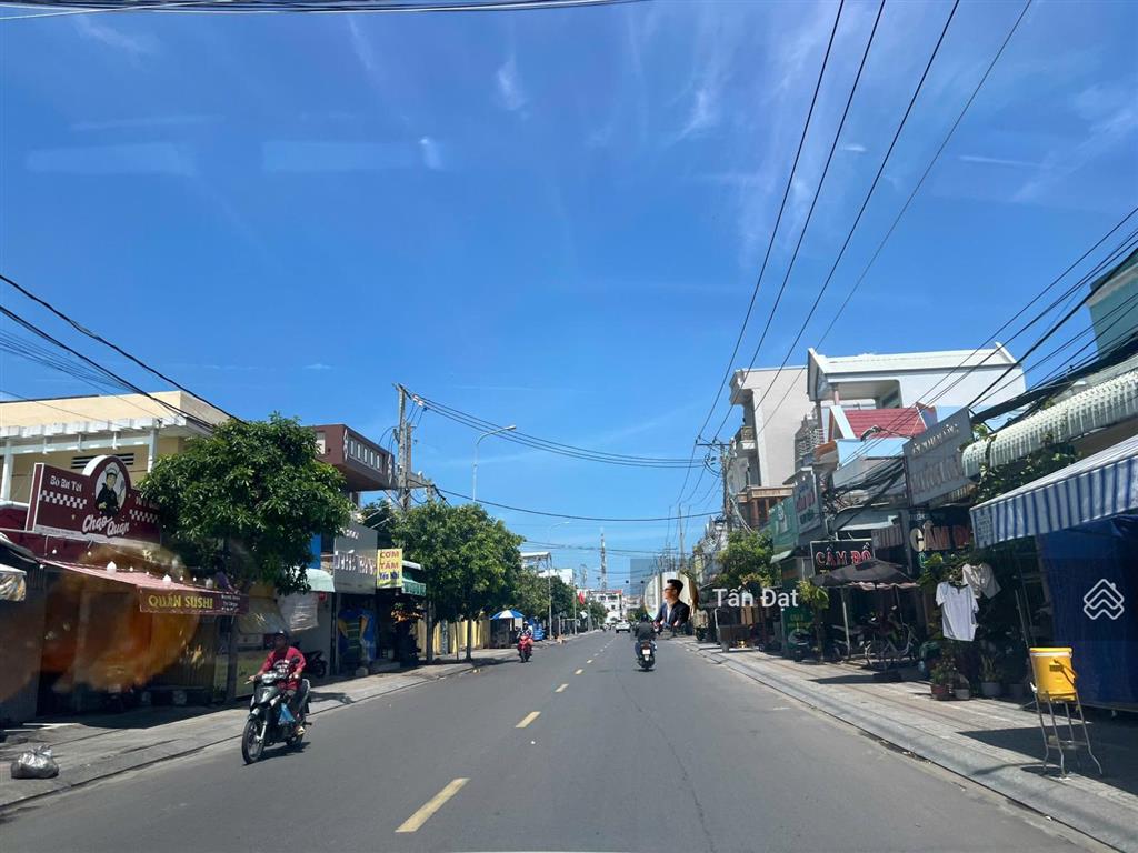 Bán đất nền lô đất vàng 100m2 phố hai bà trưng, long hải  gần biển đường ô tô 10m, sổ hồng riêng