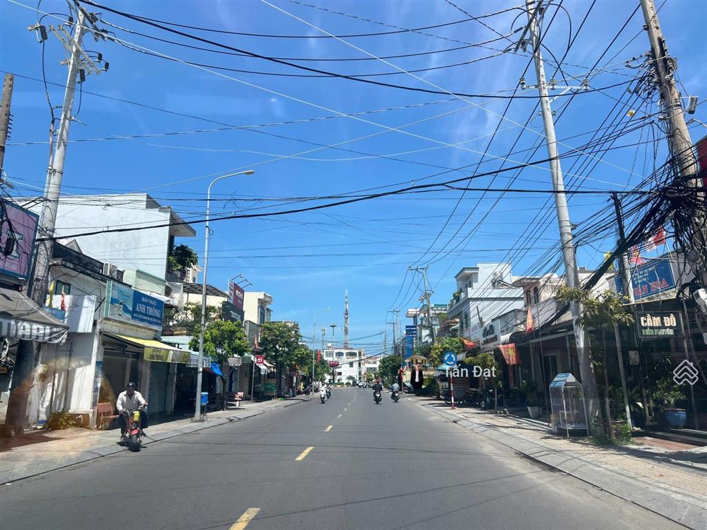 Cần bán gấp đất thổ cư 100m2 phố hai bà trưng, long hải  đối diện công viên, gần biển