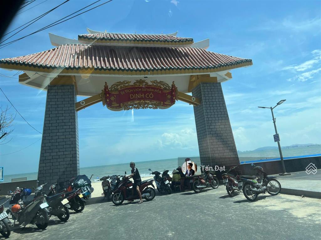 Bán đất thổ cư mặt tiền 5m phố hai bà trưng, long hải  đường 18m, đối diện công viên  chỉ 1,56 tỷ