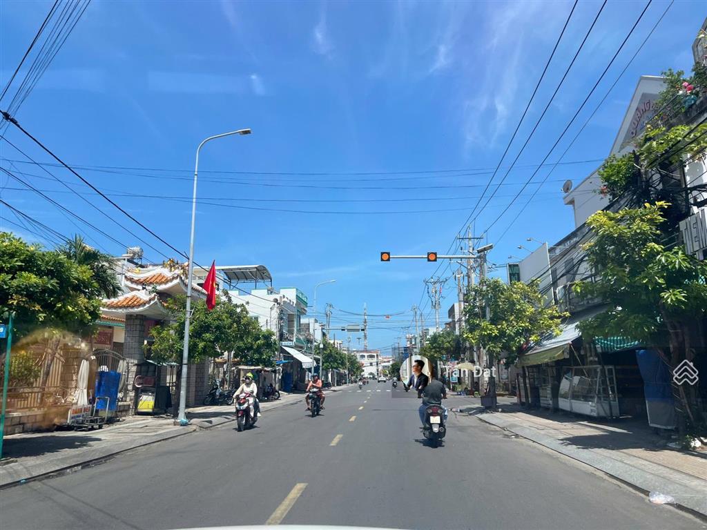 Bán đất thổ cư mặt tiền 5m phố hai bà trưng, long hải  đường 18m, đối diện công viên  chỉ 1,56 tỷ
