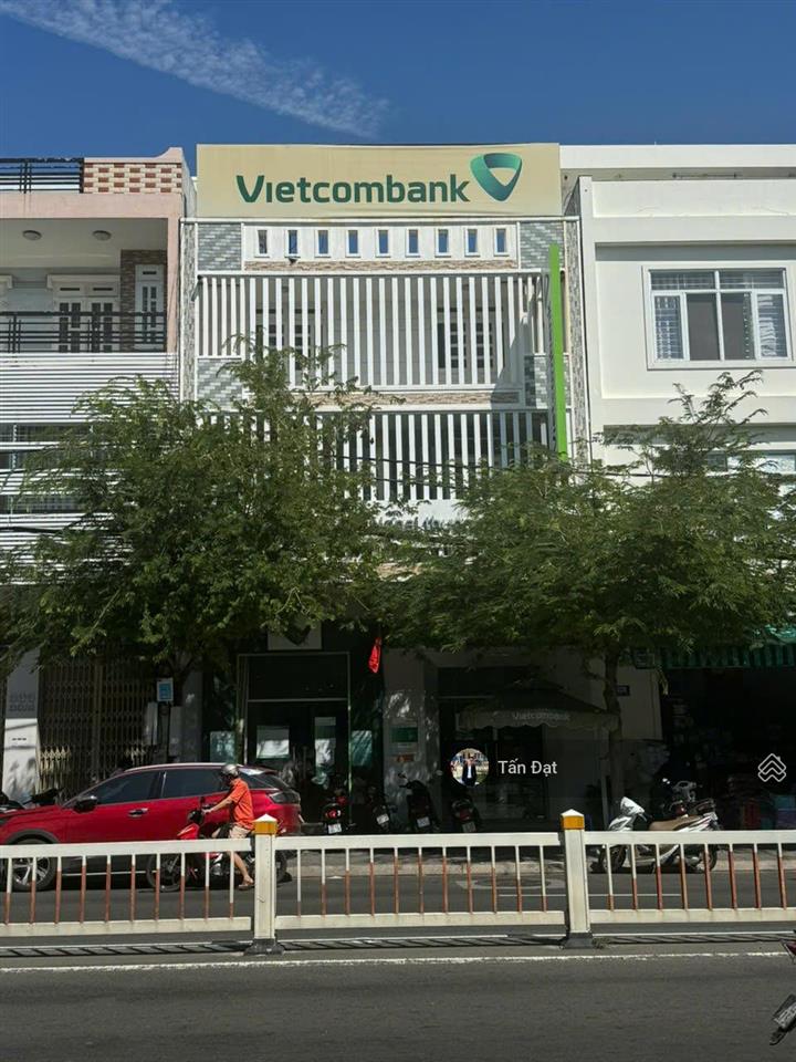 Bán tòa nhà mặt tiền đường 30/4 phường rạch dừa, tp. vũng tàu  dt đất 261m  dtsd 674m  giá 26t