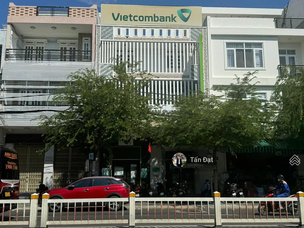 Bán tòa nhà mặt tiền đường 30/4 phường rạch dừa, tp. vũng tàu  dt đất 261m  dtsd 674m  giá 26t