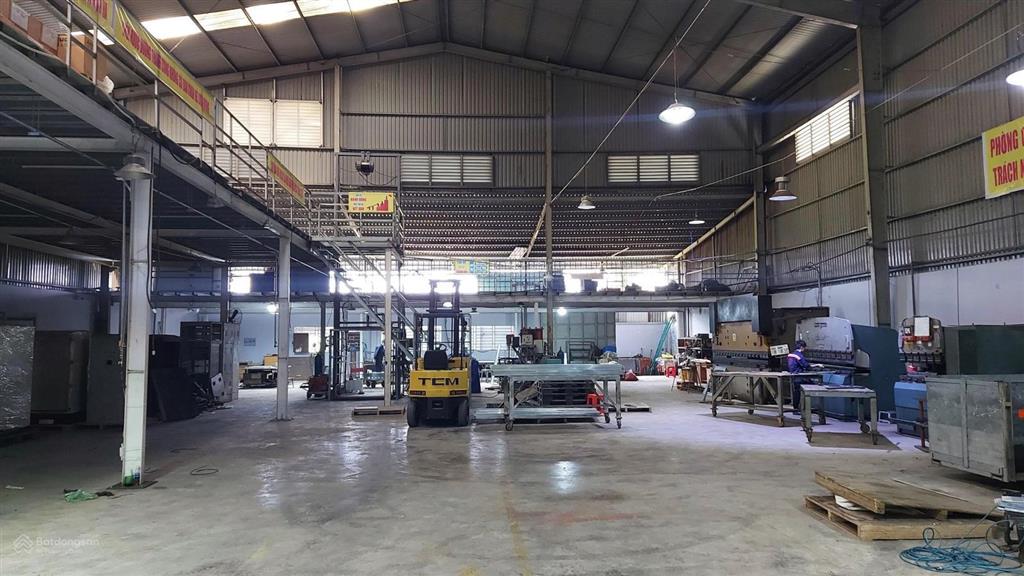 Bán xưởng khủng btân 1.300m2 ngang 20.5x 65m có điện mặt trời 100kwp hiếm chỉ 2x tỷ