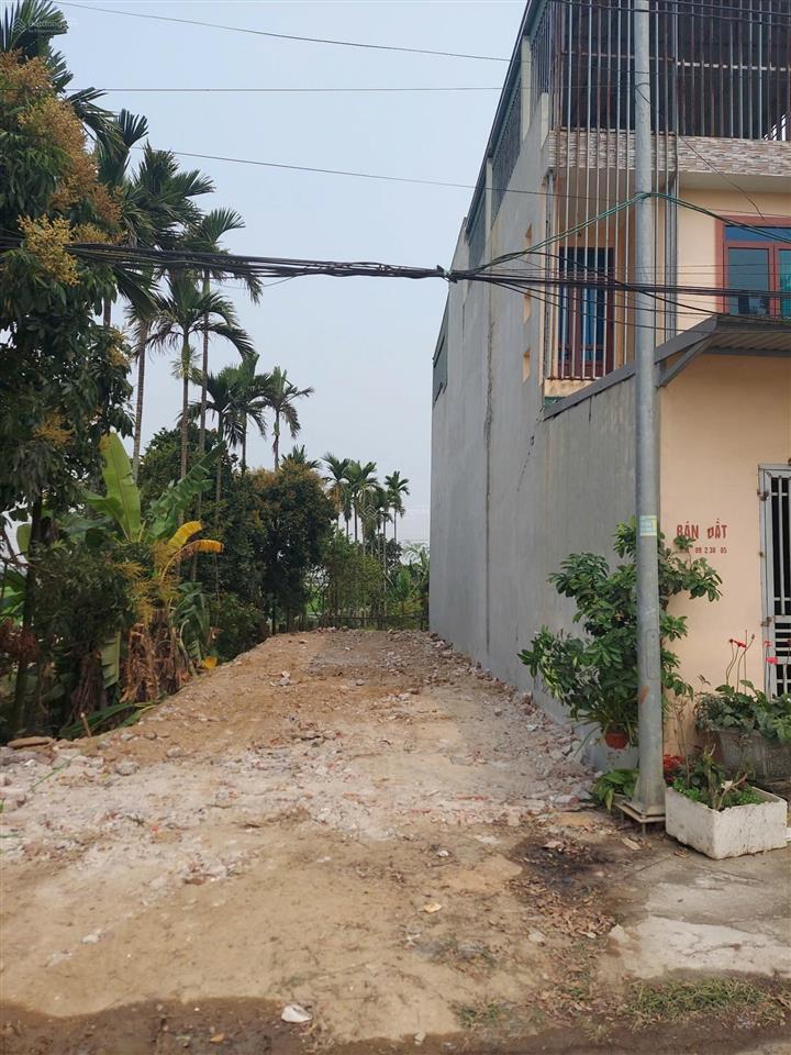 Chính chủ cần bán lô đất hướng nam mặt sông tại thị trấn tân thanh, thanh liêm sổ đỏ trao tay