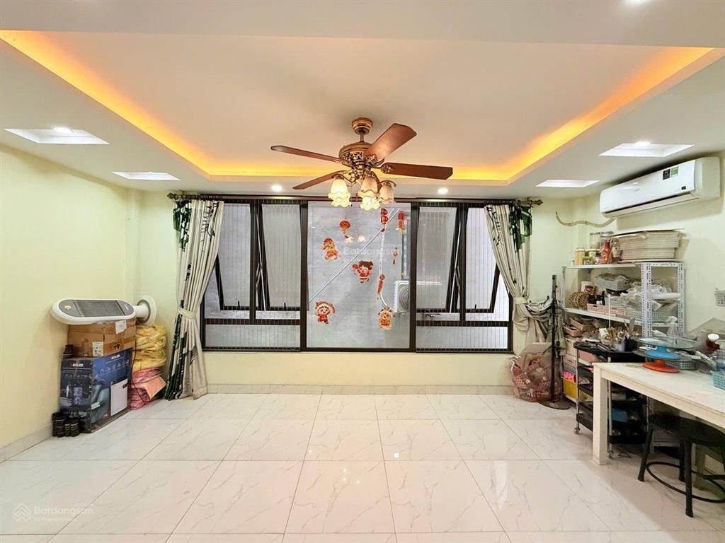 Bán nhà mễ trì hạ 30m x 5 tầng dân xây 3 ngủ, ngõ nông 3 gác đỗ, 50m ra ô tô, gần chợ & nvh
