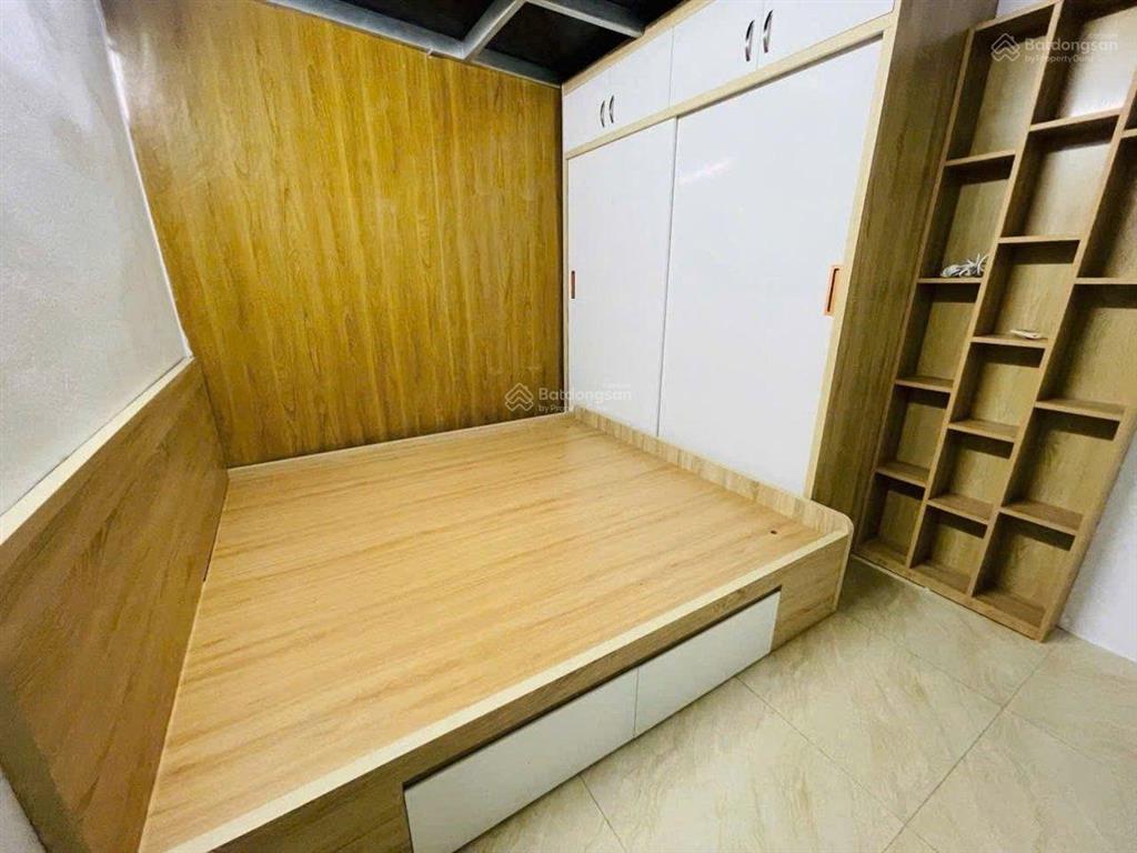 Bán đất tặng nhà c4(2n1vs) 30m, ngõ nông 3 gác đỗ 3m ra ô tô, mua xây ở kd nhỏ, hơn 5 tỷ