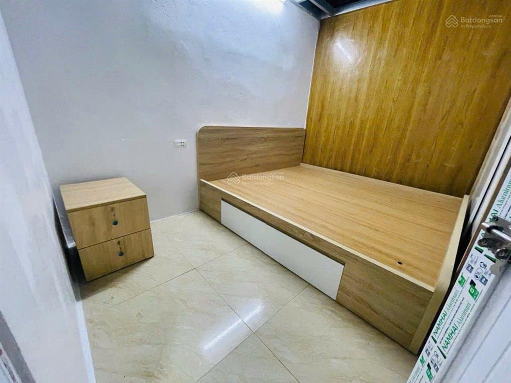 Bán đất tặng nhà c4(2n1vs) 30m, ngõ nông 3 gác đỗ 3m ra ô tô, mua xây ở kd nhỏ, hơn 5 tỷ