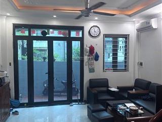 Bán nhà riêng mễ trì hạ lô góc 2 thoáng, 30m² xây 5 tầng, 3 ngủ, ngõ nông, 3 gác đỗ, nhà mới đẹp