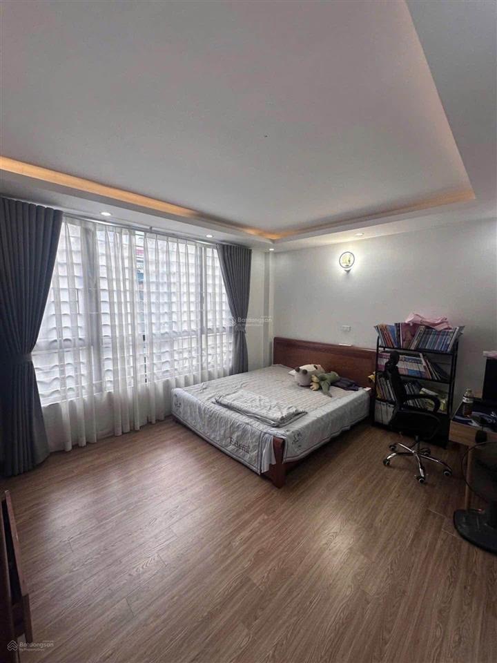 Bán nhà riêng mễ trì hạ lô góc 2 thoáng, 30m² xây 5 tầng, 3 ngủ, ngõ nông, 3 gác đỗ, nhà mới đẹp