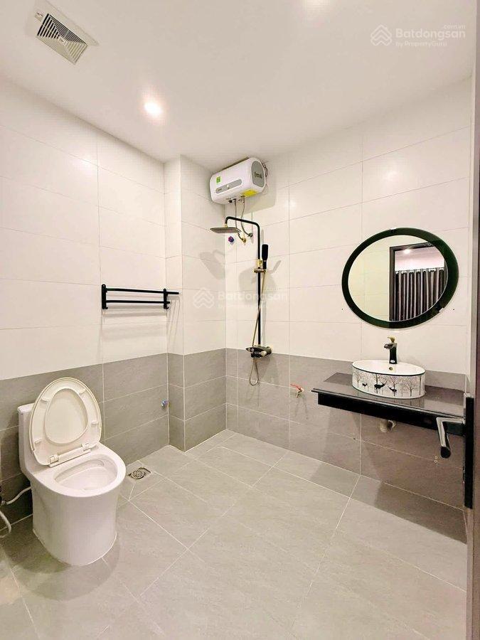 Bán nhà ngõ 8 lê quang đạo 31m2 * 6 tầng, 4 ngủ, ô tô đỗ cửa, mặt tiền rộng, nhà mới, full nội thất