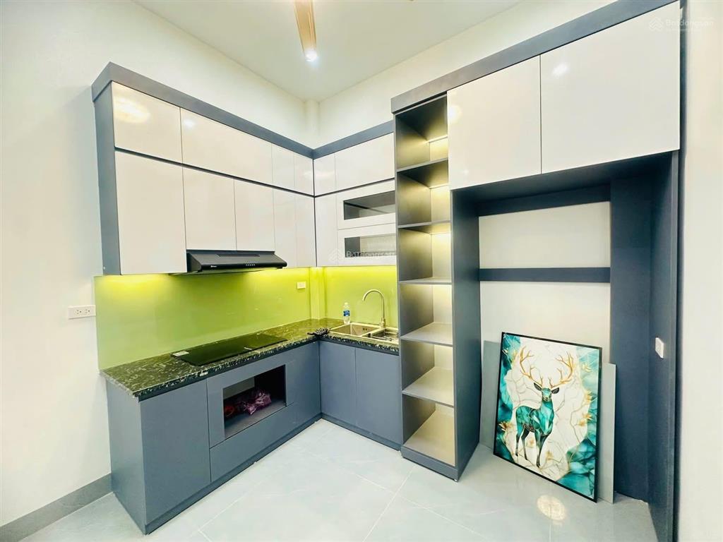 Bán nhà phố lê quang đạo, phú đô 35m * 5 tầng ô chờ thang máy, 5 ngủ, ngõ to rộng, thoáng trước sau