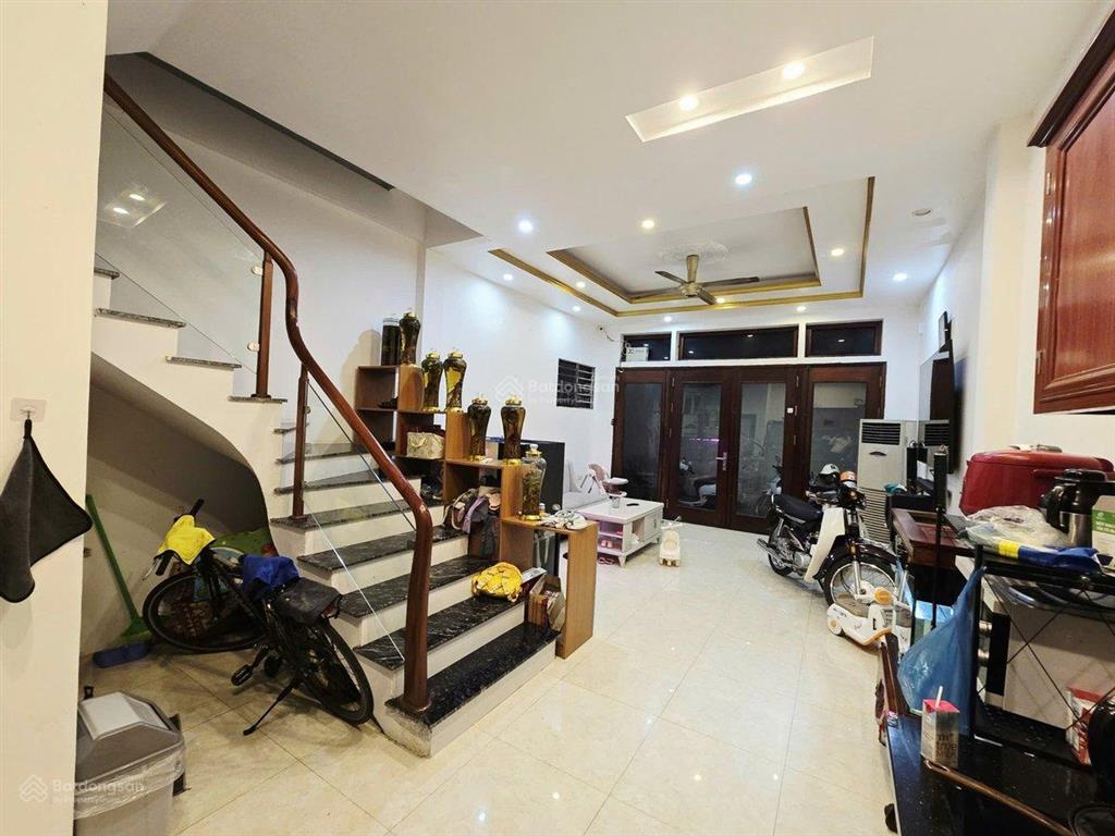 Phú đô 38/45m dân xây 5 tầng, 3 ngủ, lô góc, ô chờ thang máy, ngõ 3 gác tránh, ở & kết hợp cho thuê