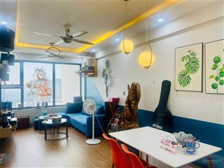 Bán căn 2 ngủ tầng trung view thoáng green stars