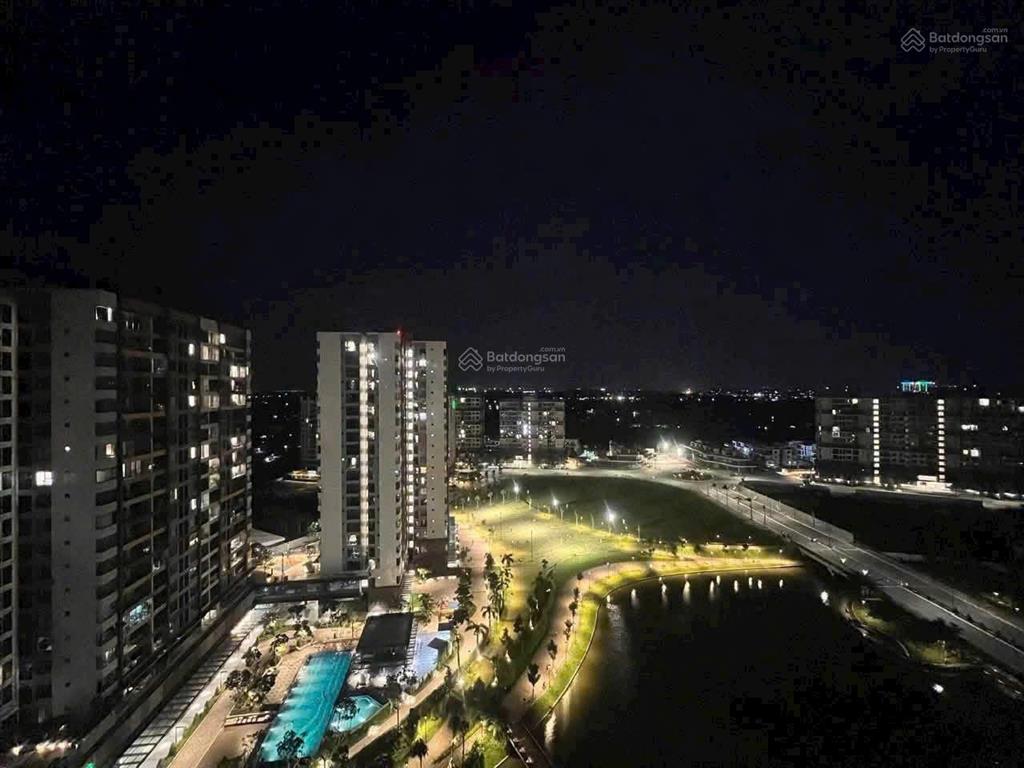 Cần bán căn 72m² view kênh đào full nội thất giá 4,1 tỷ.  0936 894 *** minh thanh