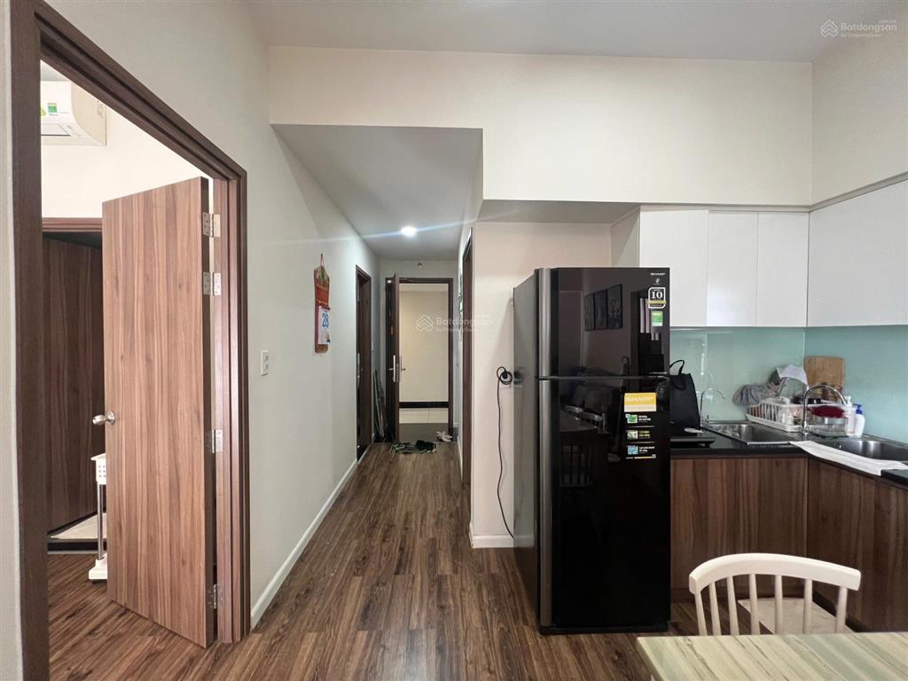 Cần cho thuê căn hộ 72m2 view đông, giá 10 triệu, có 2 máy lạnh.  0936 894 *** minh thanh