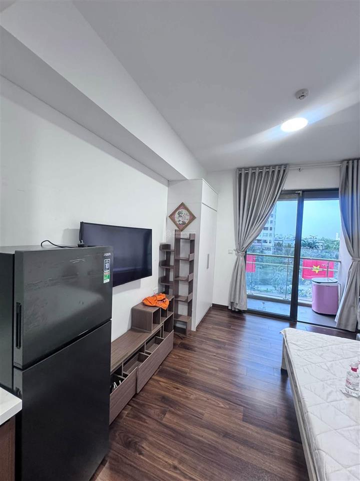 Cần cho thuê căn studio 28m2 full nội thất giá 7,5 triệu.  0936 894 *** minh thanh