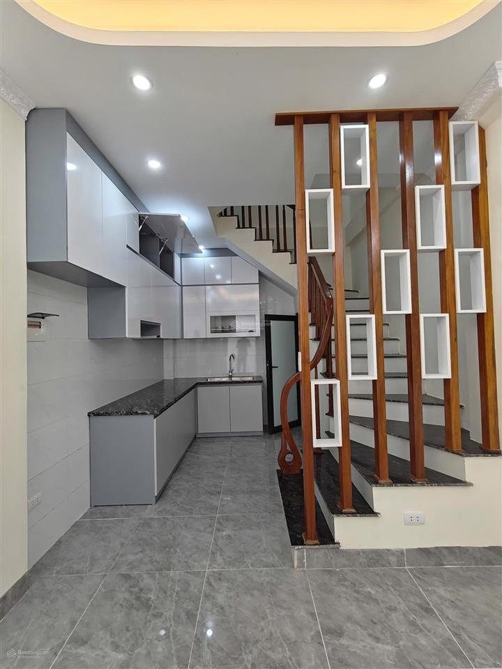 Nhà phú minh ô tô đỗ cổng 5 tầng mới koong nhà dân xây, độc lập, kết cấu chắc chắn