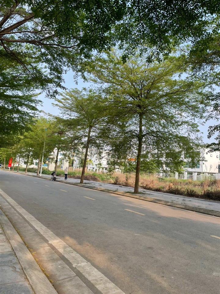 Đất bắc từ liêm ô tô đỗ cửa view hồ 2 thoáng diện tích sử dụng 45m mặt tiền đẹp