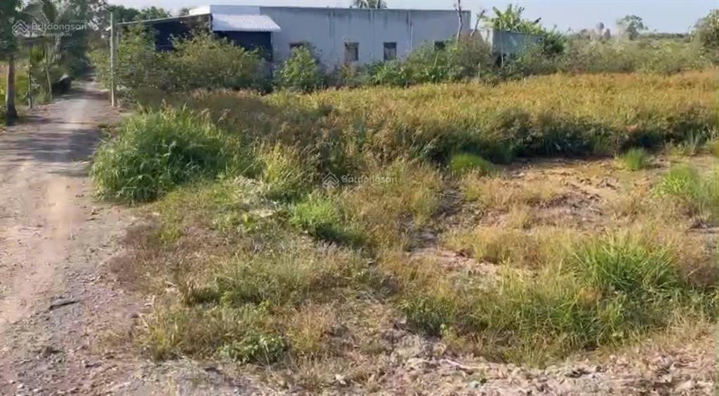 5x26. đường xe hơi. cách chợ phú mỹ 2km. giá 260 triệu