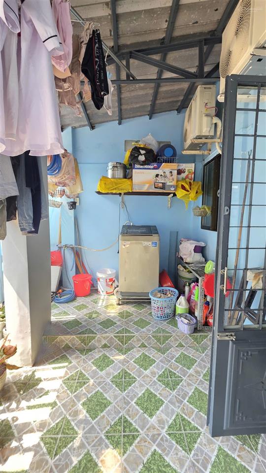 Cần bán nhà hai mặt tiền giá rẻ