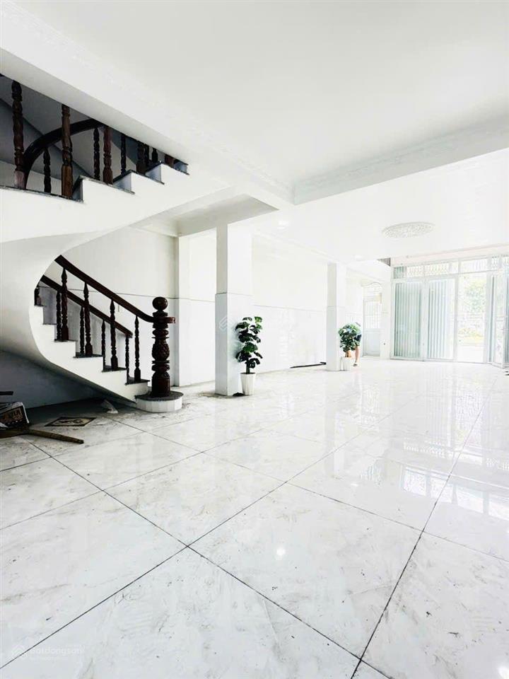 Nhà 4 tầng mặt tiền tô ký, 56m2 ngang hơn 5m, 3pn, 4wc, dòng tiền 15 triêu/tháng, giáp gò vấp