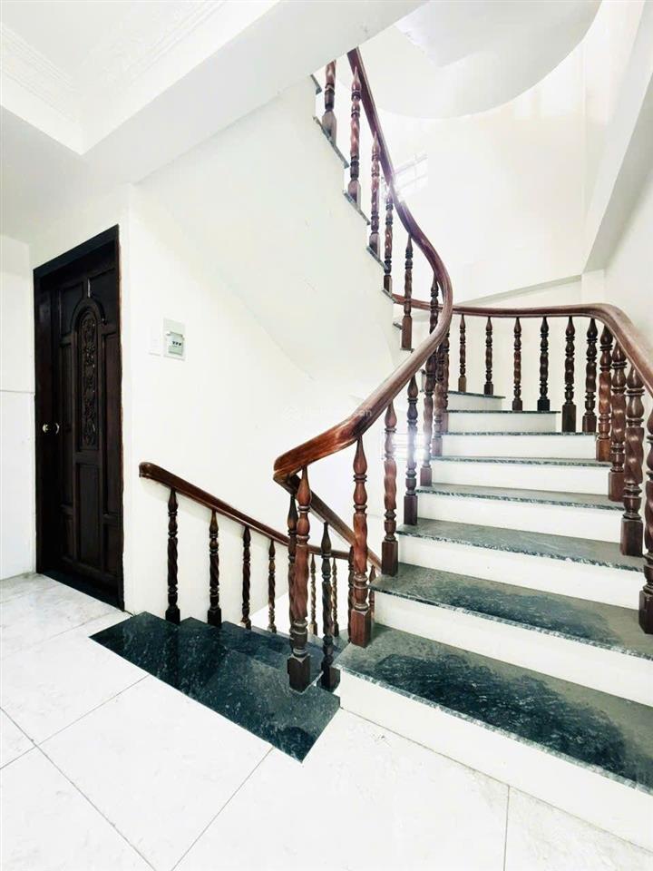 Nhà 4 tầng mặt tiền tô ký, 56m2 ngang hơn 5m, 3pn, 4wc, dòng tiền 15 triêu/tháng, giáp gò vấp